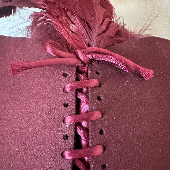 SWANKY 1940s\' BURGUNDY FELT \